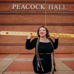 Meet your Posher, Chloe